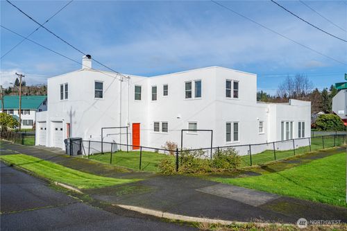 304 Emerson Ave, Hoquiam, WA, 98550-1743 | Card Image