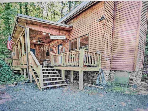19 W Elm St, Greers Ferry, AR, 72067-8894 | Card Image