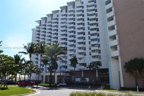 apt-440-2899 Collins Ave, Miami Beach, FL, 33140-4464 | Card Image