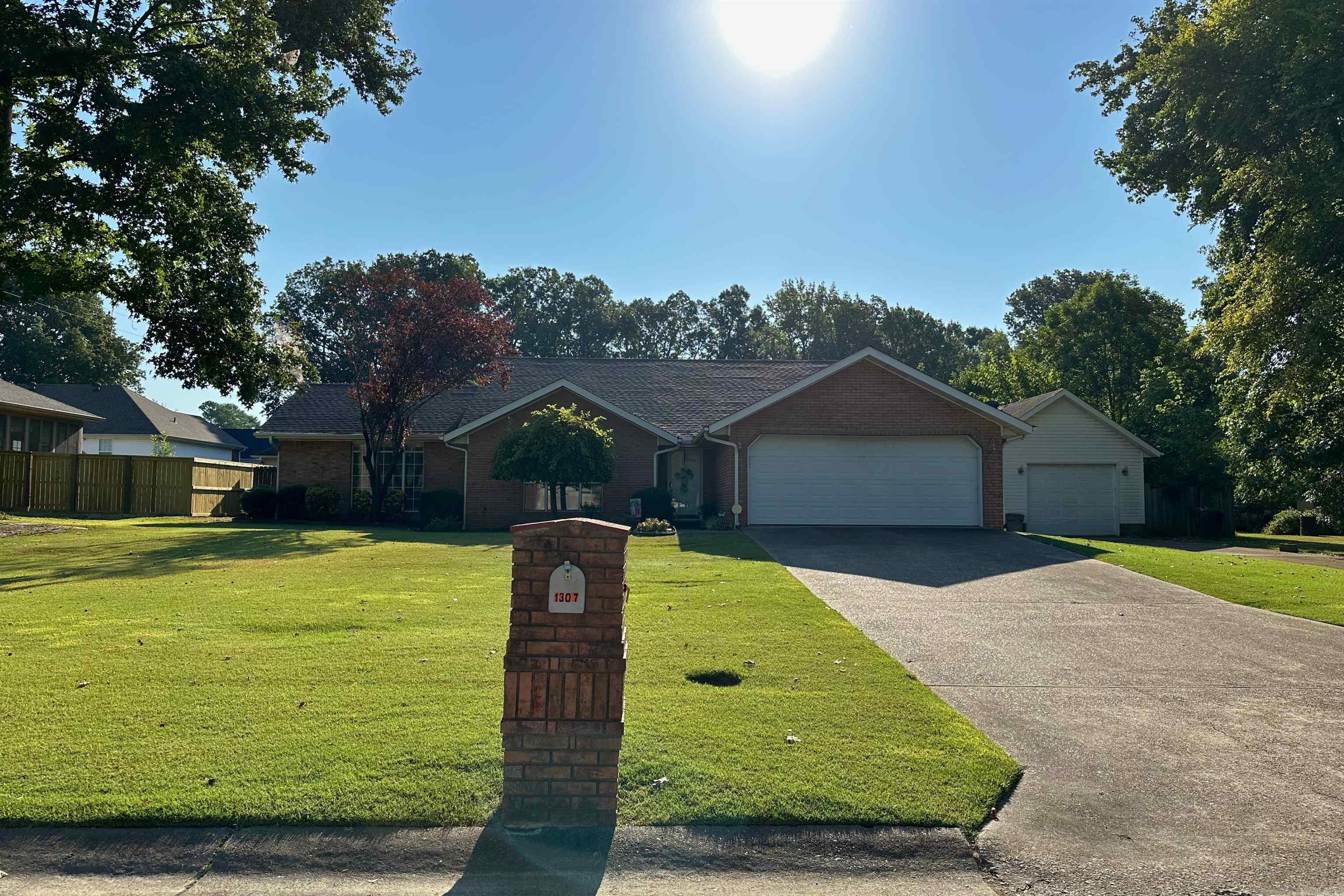 Eric Dr, Paragould, AR 72450