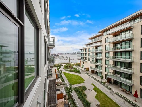 425-755 Harbourside Dr, North Vancouver, BC, V7P0G1 | Card Image