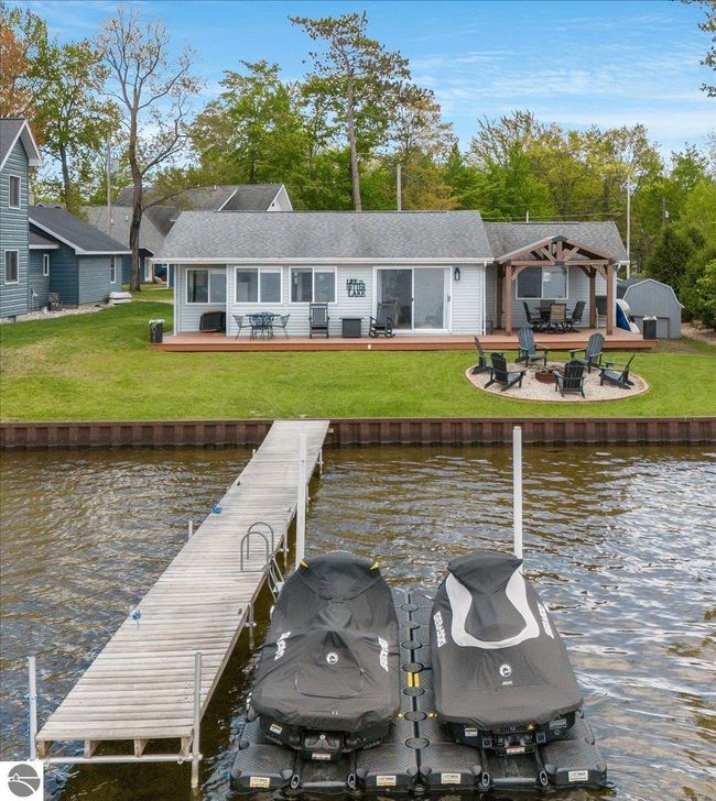 4805 Pinellas Dr, House other with 2 bedrooms, 2 bathrooms and null parking in Hale MI | Image 4