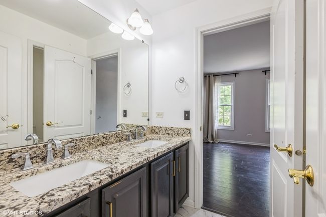 885 Tipperary St, House other with 4 bedrooms, 4 bathrooms and 3 parking in Gilberts IL | Image 11