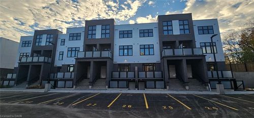 45-31 Mill St, Kitchener, ON, N2G2Y2 | Card Image