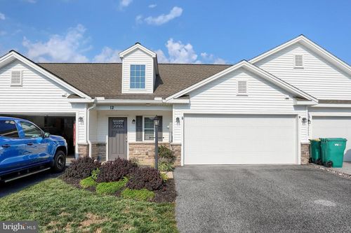 12 Group Court Court, MOUNT HOLLY SPRINGS, PA, 17065 | Card Image
