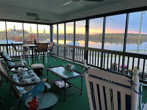 332 S Oak Lee Dr, Onalaska, TX, 77360-7395 | Card Image