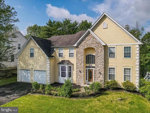 2358 Snapdragon Pt, East Stroudsburg, PA, 18301-9396 | Card Image