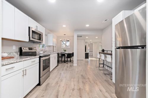 1916 E Oak St, Caldwell, ID, 83605-5521 | Card Image