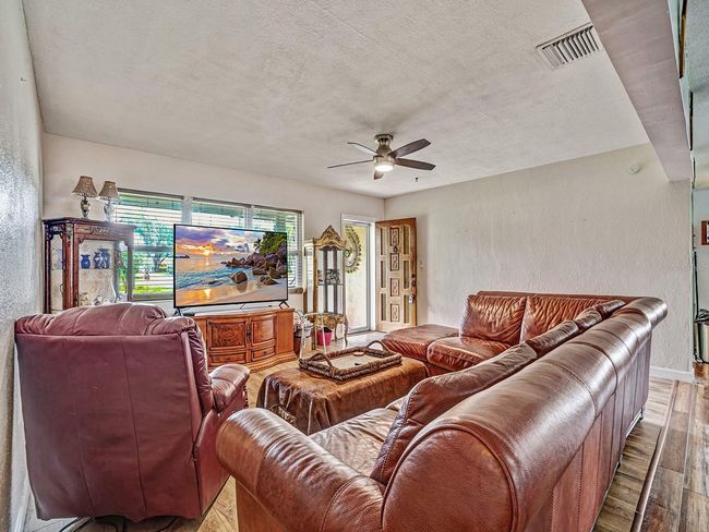 2160 Ne Coachman Rd, House other with 3 bedrooms, 2 bathrooms and null parking in Clearwater FL | Image 5