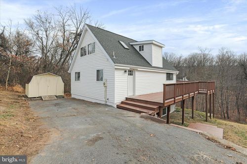 523 Atwood Dr, GERRARDSTOWN, WV, 25420-4112 | Card Image