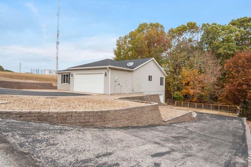 102 Sunny Ln, Branson West, MO, 65737-9606 | Card Image