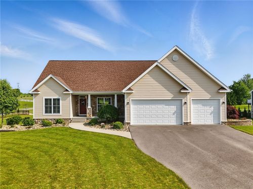 112 Savannah Dr, Harmony, PA, 16037-8133 | Card Image