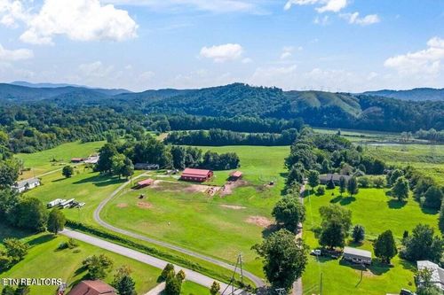 786 Swan Pond Circle Rd, Harriman, TN, 37748-5306 | Card Image