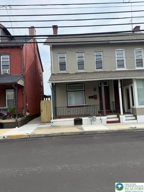 17 N 4th St, Emmaus, PA, 18049-2714 | Card Image