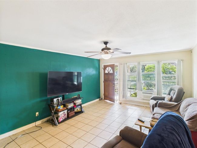 1429 S Mathis St, House other with 2 bedrooms, 1 bathrooms and null parking in Rockport TX | Image 9