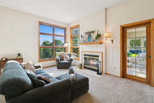 613 Sullivan Dr Ne, Columbia Heights, MN, 55421-1779 | Card Image