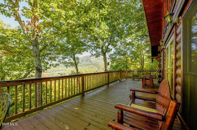 3831 Glenview Way, House other with 3 bedrooms, 3 bathrooms and null parking in Sevierville TN | Image 31