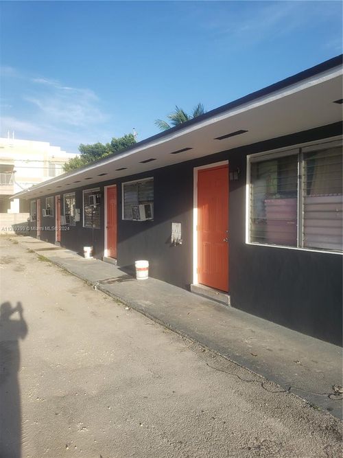 2855 Nw 22nd Ave, Miami, FL, 33142-5912 | Card Image