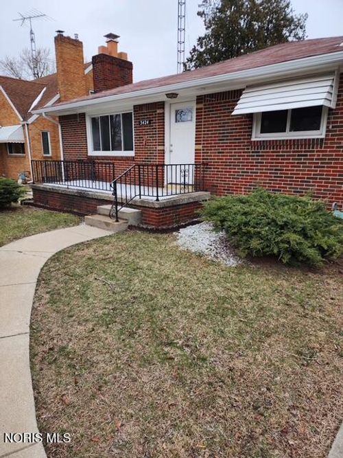 3424 Saint Bernard Dr, Toledo, OH, 43613-5141 | Card Image