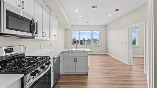 408-475 Communipaw Ave, Jersey City, NJ, 07304-2935 | Card Image