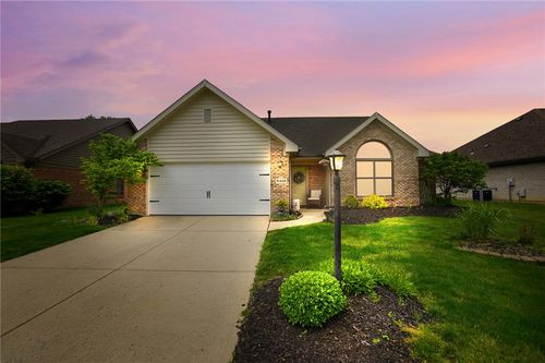 9469 Country Path Trl, Miamisburg, OH, 45342-7401 | Card Image