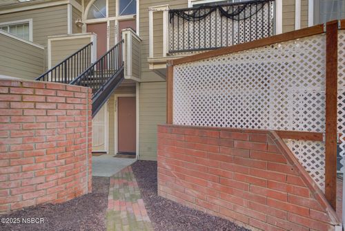 2479 Country Ln, Santa Maria, CA, 93455-1636 | Card Image