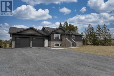 1825 Rosslyn Rd, Home with 6 bedrooms, 4 bathrooms and null parking in Thunder Bay ON | Image 2