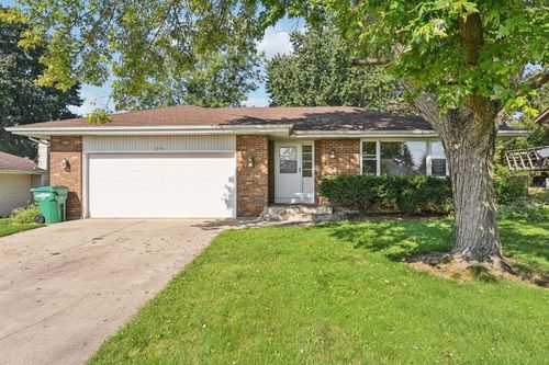 313 S State St, Poplar Grove, IL, 61065-9093 | Card Image