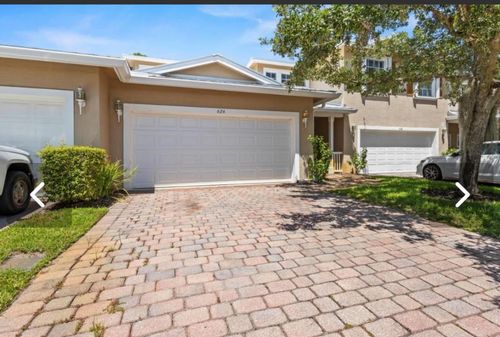 624 Ne Bent Paddle Ln, Port St. Lucie, FL, 34983-3528 | Card Image