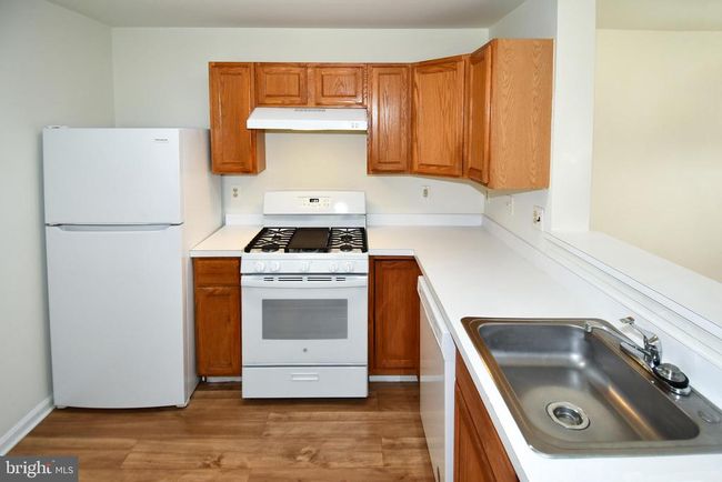 APT-103 - 1031 Gardenview Loop, Condo with 2 bedrooms, 2 bathrooms and null parking in WOODBRIDGE VA | Image 8