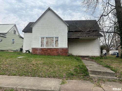1011 Newton Ave, Johnston City, IL, 62951-1752 | Card Image
