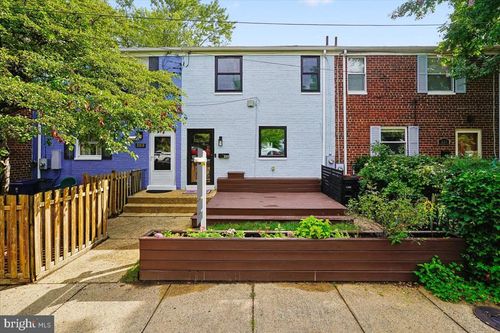 223 Burgess Ave, ALEXANDRIA, VA, 22305-1904 | Card Image