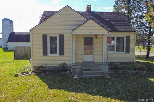 9710 E Newburg Rd, Durand, MI, 48429-1747 | Card Image