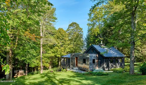 15 Mahkeenac Heights Rd, Stockbridge, MA, 01262-7750 | Card Image