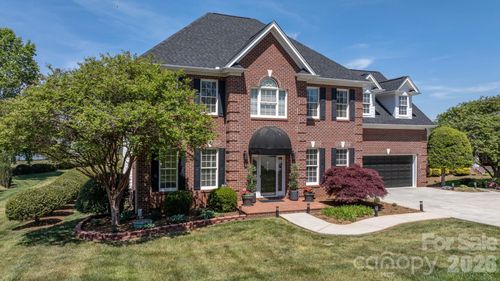 215 Iswa Dr, Taylorsville, NC, 28681-3540 | Card Image