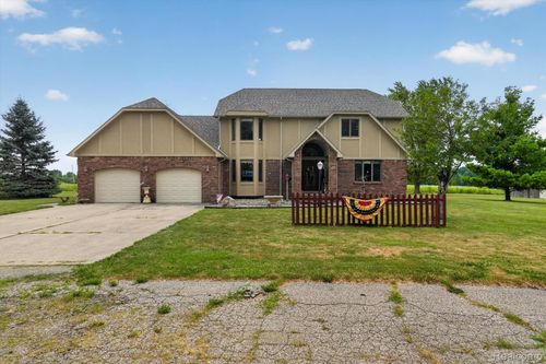 10454 E Bristol Rd, Davison, MI, 48423-8732 | Card Image