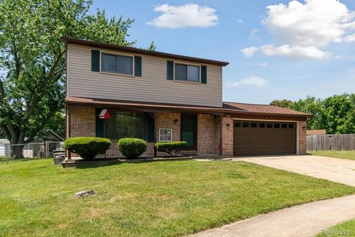 6169 Barker Cir, Waterford, MI, 48329-3115 | Card Image