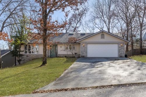 8 Elizabeth Dr, Bella Vista, AR, 72715-8452 | Card Image