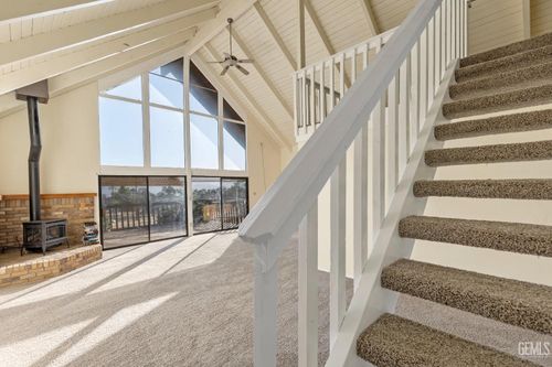 23941 Jacaranda Dr, Tehachapi, CA, 93561 | Card Image