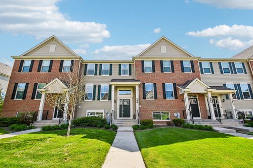 588 Cimmaron Cir, Crystal Lake, IL, 60012-3719 | Card Image