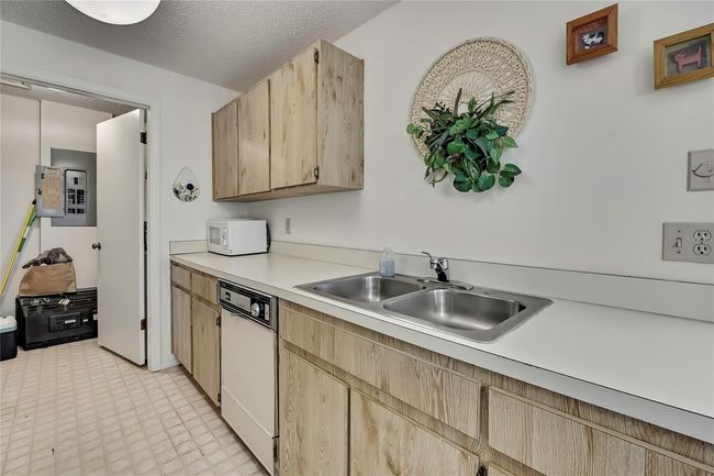 Kitchen | Image 8