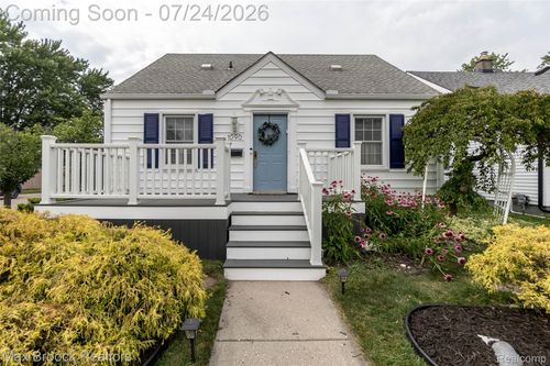 1090 Cambridge Rd, Berkley, MI, 48072-1928 | Card Image