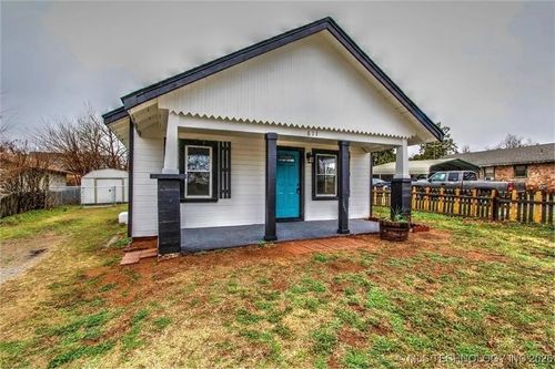 611 N Van Buren Ave, Blanchard, OK, 73010-5606 | Card Image