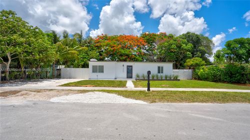 15459 Hayes Ln, Homestead, FL, 33033-2639 | Card Image