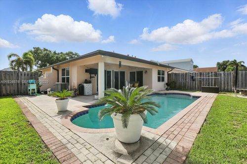 5874 Sw 97th Ter, Cooper City, FL, 33328-5735 | Card Image