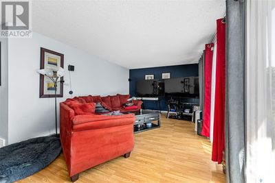 1430 Hochelaga St W, House other with 4 bedrooms, 3 bathrooms and null parking in Moose Jaw SK | Image 3