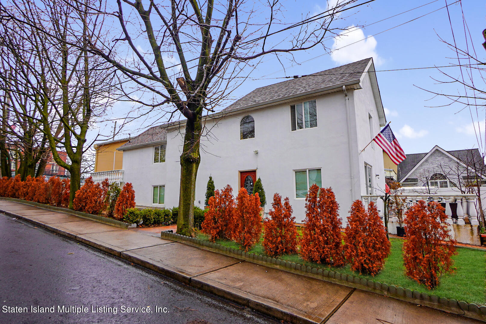 Sand Ln, Staten Island, NY 10305
