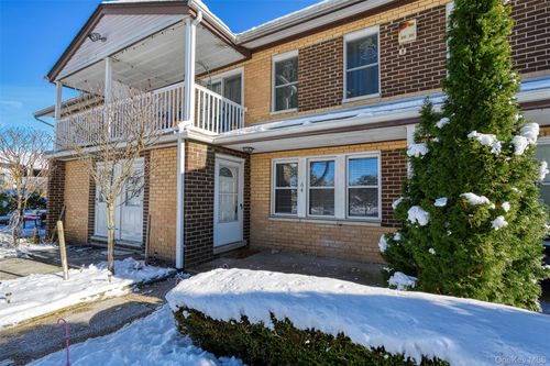 64 Artist Lake Dr, Middle Island, NY, 11953-2307 | Card Image