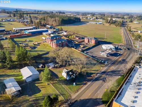 1522 W Main St, Molalla, OR, 97038-9016 | Card Image