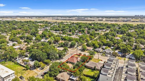 7225 Mohawk Dr, Dallas, TX, 75235-4333 | Card Image